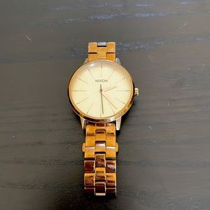 Nixon Watch “Movin Out” The Kensington (50M stainless steel, Rose Gold)